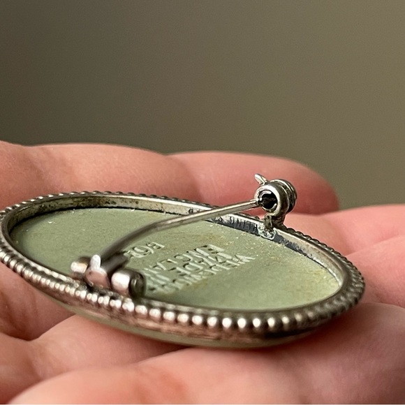 WEDGEWOOD | Sterling Silver Frame | Green Jasperware "Dancing" Brooch Pin 1970's - Picture 2 of 14